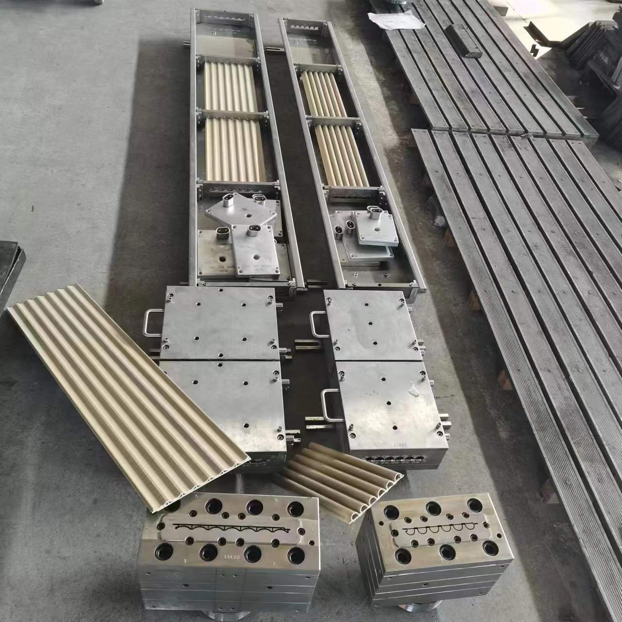 PVC木塑、發(fā)泡模具